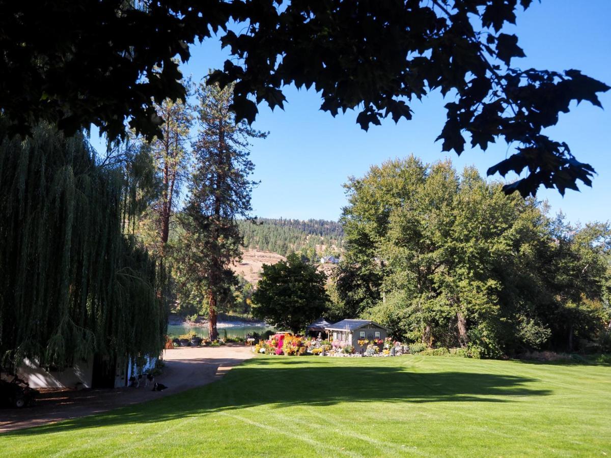 Rayleigh Riverfront Retreat- Peaceful Garden Oasis-25 Minutes To Ski Hill Kamloops Exteriér fotografie