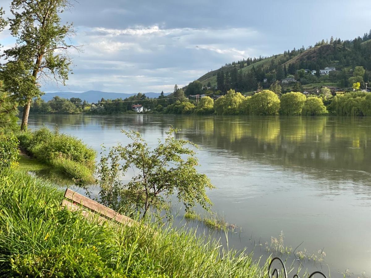 Rayleigh Riverfront Retreat- Peaceful Garden Oasis-25 Minutes To Ski Hill Kamloops Exteriér fotografie